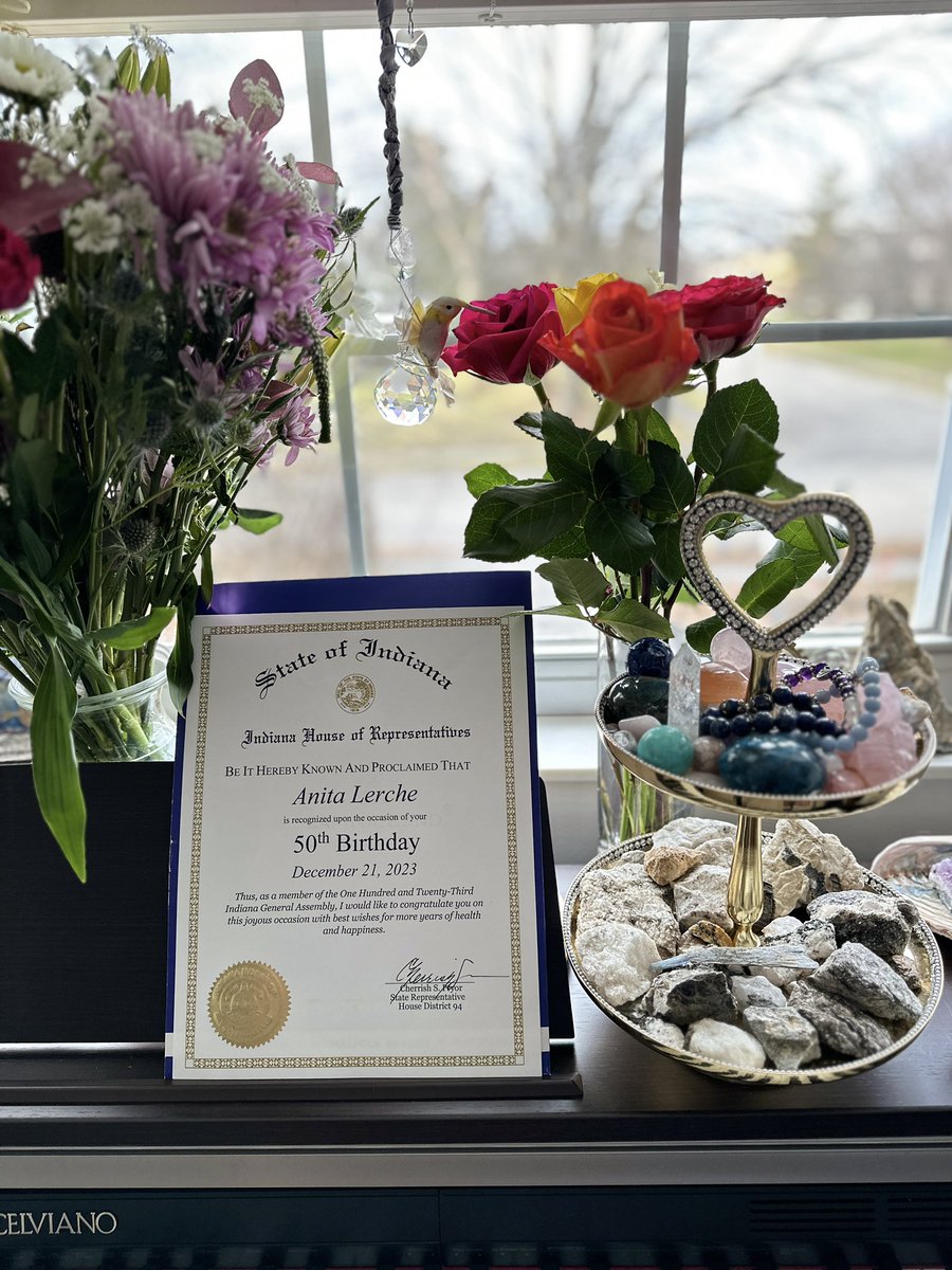 anitalerche's tweet image. 50 years and a half century wise 🎂🥳🎉 I guess it is official when you receive a proclamation of recognition like this from the State of Indiana 🥰♥️ I am ready for the next 50 😉🎶🎤💃♥️

#StateofIndiana #Proclamation #Recognition #Singer #AnitaLerche