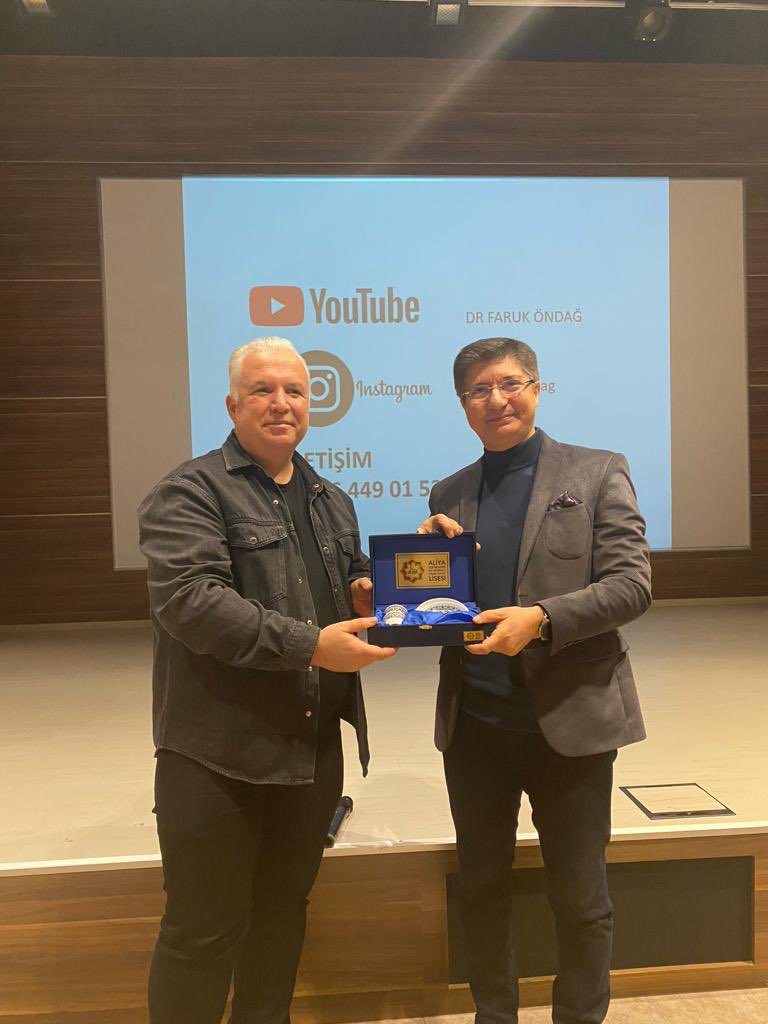 Aliya İzzetbegoviç KAİHL (@aliyakaihl) on Twitter photo Bugün okulumuzda çok kıymetli Dr. Faruk ÖNDAĞ’ı <a href="/drfarukondag/">Dr Faruk Öndağ</a> ağırladık. YKS ye hazırlanan öğrencilerimiz için yüksek motivasyon içeren bir gün geçirmemizi sağlayan hocamıza teşekkür eder gelecek yıl ki etkinliği şimdiden heyecanla bekleriz🤩
#drfaruköndağ #bimüsaadesınavımvar Bugün okulumuzda çok kıymetli Dr. Faruk ÖNDAĞ’ı <a href="/drfarukondag/">Dr Faruk Öndağ</a> ağırladık. YKS ye hazırlanan öğrencilerimiz için yüksek motivasyon içeren bir gün geçirmemizi sağlayan hocamıza teşekkür eder gelecek yıl ki etkinliği şimdiden heyecanla bekleriz🤩
#drfaruköndağ #bimüsaadesınavımvar
