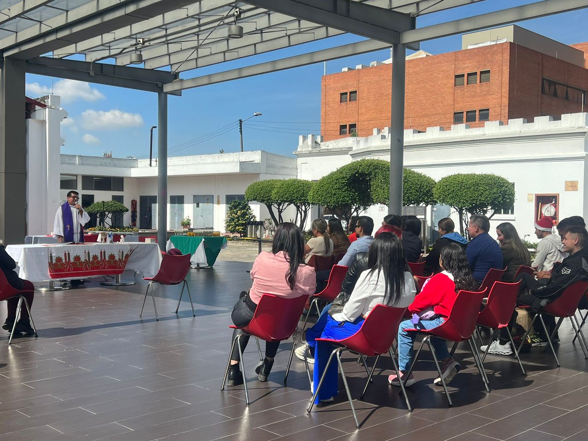 #AEstaHora Desde la Aduanilla de Paiba <a href="/udistrital/">UniversidadDistrital</a> se lleva a cabo la Celebración de Navidad con la comunidad de docentes y funcionarios #OrgulloUD #SERdelaUD #Bogotá