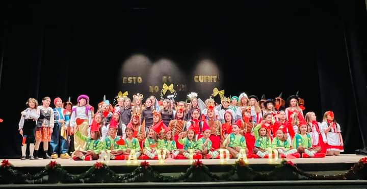 🎄El colegio San Vicente de Paúl ha celebrado este jueves el festival de Navidad en el Teatro Principal María Luisa Ponte. Deseamos unas felices Navidades y un próspero 2024 a toda la comunidad educativa.

📸 San Vicente de Paúl.

#CiudadEuropeadelaNavidad