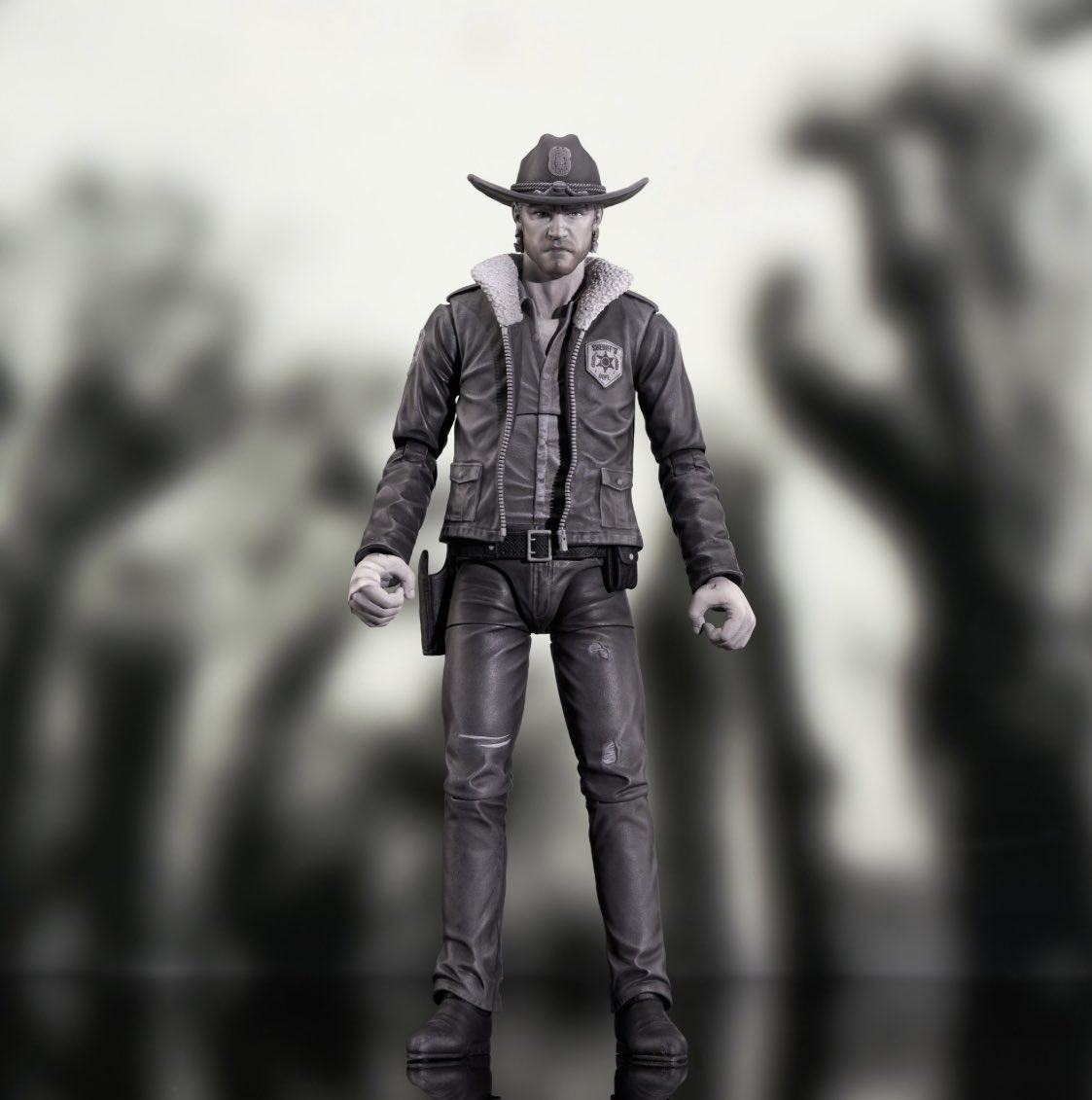 Toyshiz's tweet image. DEFINITELY OPEN…TOYS INSIDE!

A @Toyshiz Exclusive.

Wave One Preorders Start Tomorrow, 12/22.

THE WALKING DEAD comic series shambles back into your toy collections this Summer with two brand new figures from @collectdst.

#thewalkingdead #walkingdead #diamondselect #toyshiz