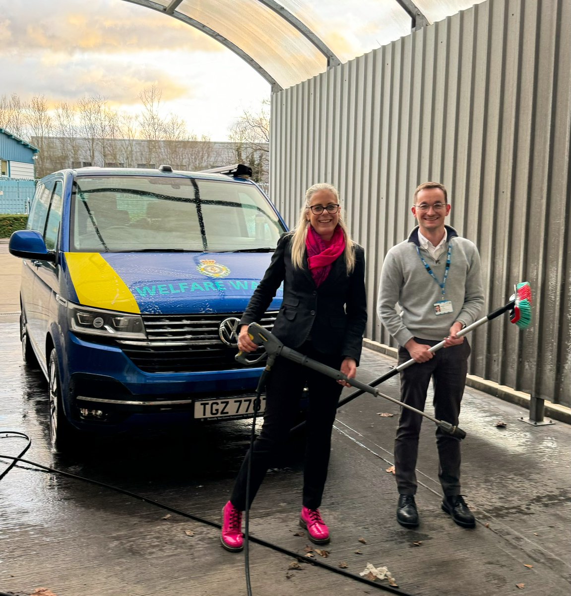 Great to be able to visit our people across Hertfordshire today to say Happy Christmas and thank them for all their hard work this year - even got a moment to clean up the welfare wagon 😀