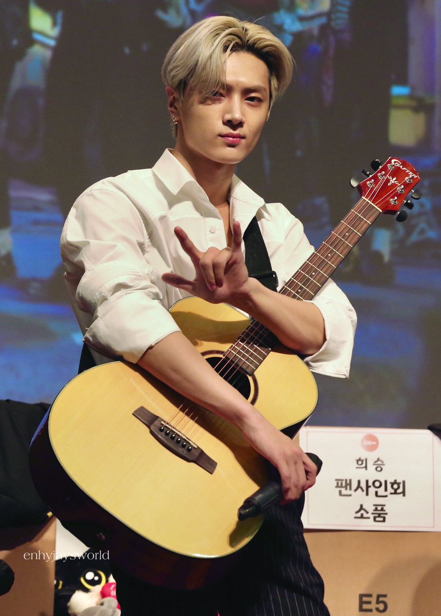 231220 my rockstar 🤟🏻
#제이 #JAY #ENHYPEN_JAY #엔하이픈 #ENHYPEN