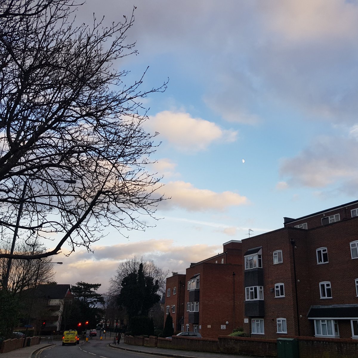 #ThursdayMood at #Harrow 
<a href="/BBCWthrWatchers/">BBC Weather Watchers</a> 
<a href="/bbcweather/">BBC Weather</a> 
#NaturePhotography 
#naturelovers 
#nature 

bbc.co.uk/weatherwatcher…
