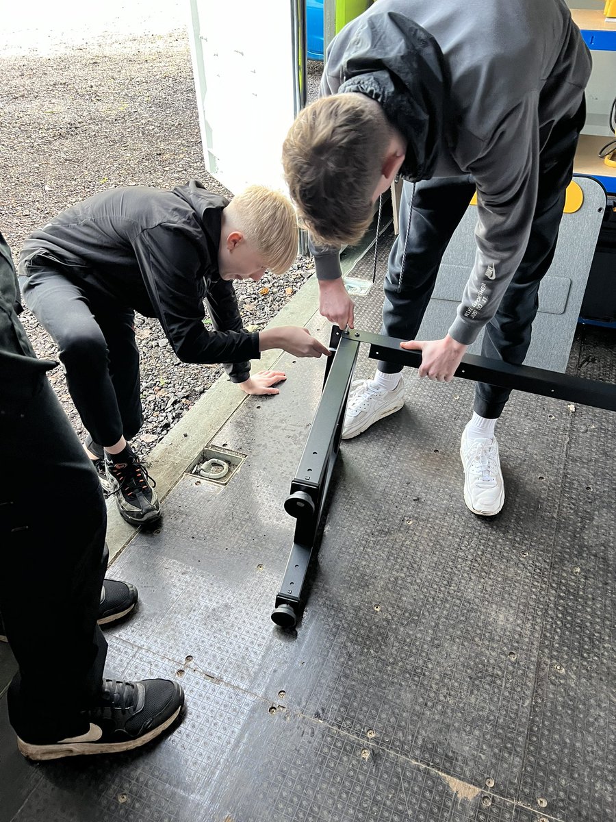 FATech_Ed's tweet photo. Our S3 employability class mastering assembly of a work-bench using instructions and battery tools #YoungPersonsGaurantee #FORfutures https://t.co/fXQ9eMkj6H