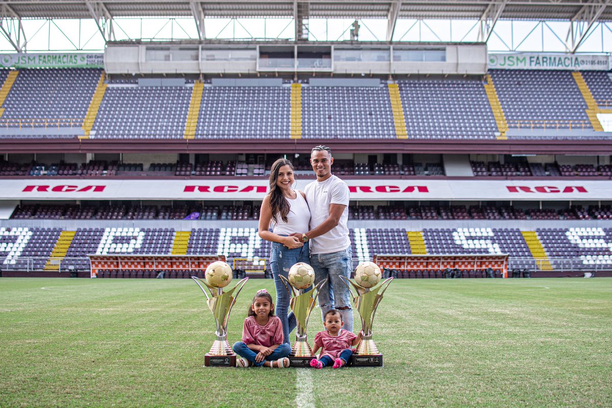 dilana Espinoza tweet media