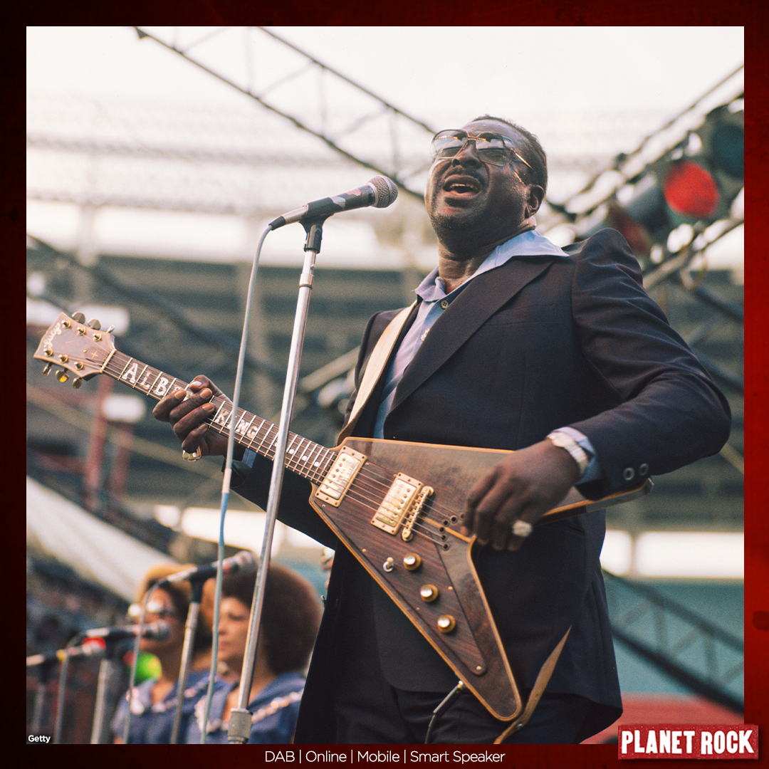 The legendary Albert King passed away on this day 31 yrs ago. With his trademark Flying V, this literal giant of a figure (some put him at 6ft 7in!) influenced so many in the world of rock and blues, from Jimi Hendrix to Stevie Ray Vaughan and Eric Clapton, amongst many others.