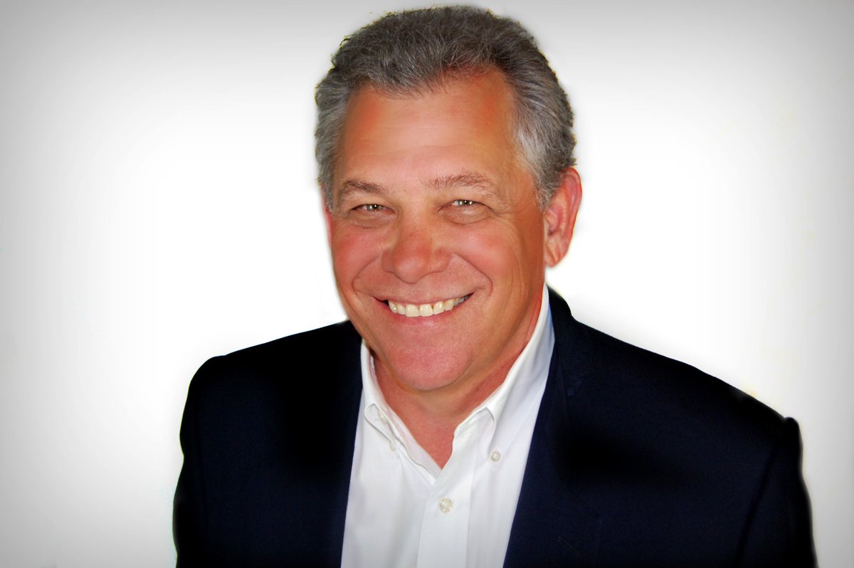 We want to wish Craig Humphreys a very happy retirement and a thank you for EVERYTHING he’s done for sports radio in Oklahoma.

Congrats on 31 excellent years, Craig!