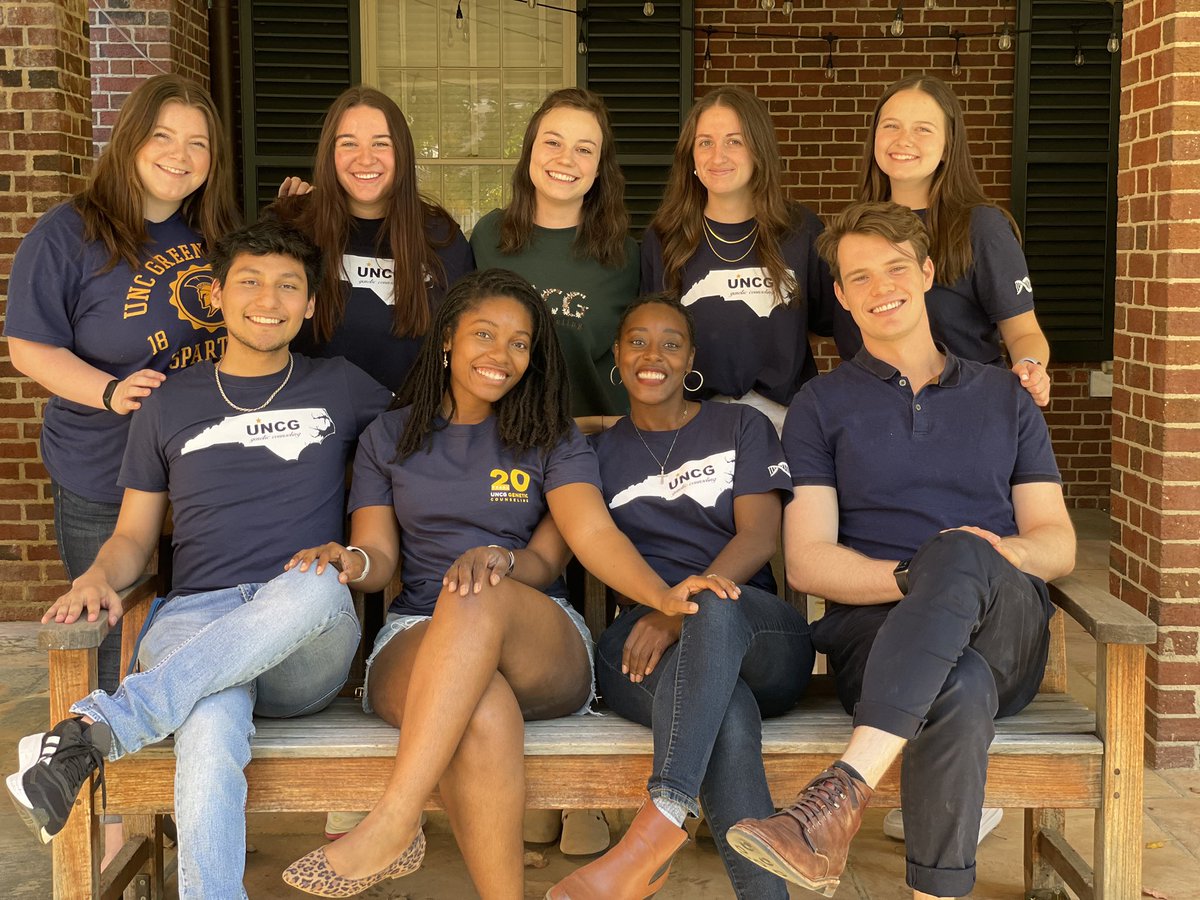 Happy holidays from the UNCG genetic counseling program! ❄️ Our students enjoyed a wonderful fall semester and look forward to the year to come. 🧬