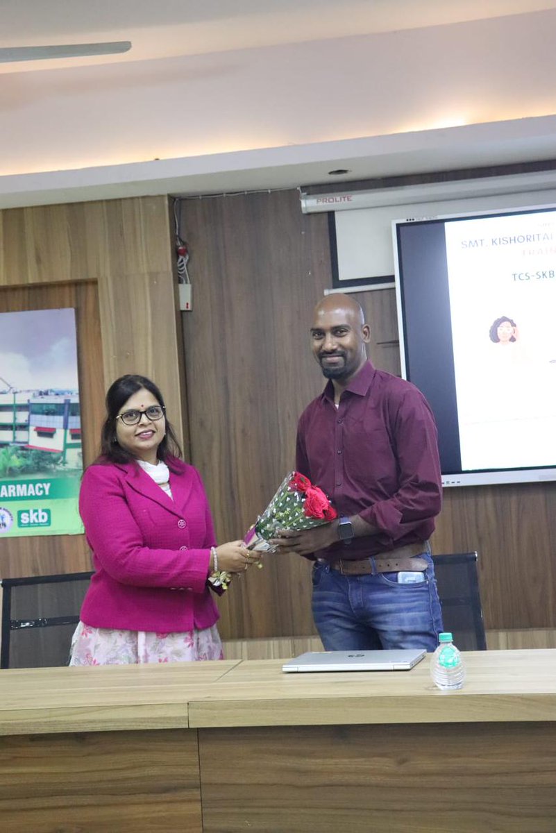 skbcopkamptee's tweet image. On December 16, 2023, Training and Placement Cell of Smt. Kishoritai Bhoyar College of Pharmacy hosted an insightful session on the &quot;Scope of Pharmacy in the IT Industry&quot; under the &quot;SKB-TCS Knowledge Sharing Program 2.0&quot;

#trainingandplacement #tcsnagpur