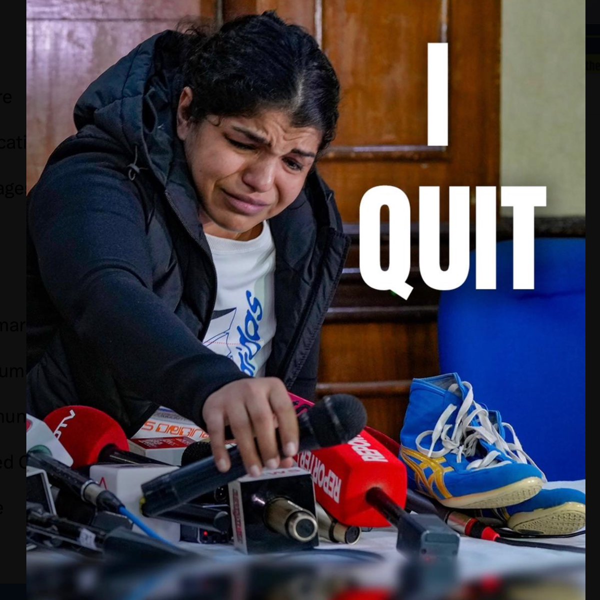 ajitanjum's tweet image. संसदीय कार्य मंत्री प्रह्लाद जोशी कल नारे लगा रहे थे 
&apos; जाट का अपमान 
नहीं सहेगा हिंदुस्तान &apos; 
उपराष्ट्रपति की मिमिक्री को जाट के अपमान से जोड़कर राजनीति करने वाले मंत्री जी इस जाट बेटी साक्षी मलिक के आंसुओं पर कुछ बोलकर दिखाएं .
है हिम्मत ? दो शब्द बोलकर देखिए . 
मोदी जी कुर्सी…