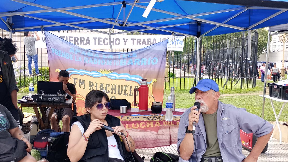 #AHORA #CoberturaRiachuelo 

Entrevista a Lito Borello, Coordinador Nacional @PrensaLosPibes y @Sec_DDHH_UTEP: 'Porque nuestro pueblo reivindica el derecho de construir una Patria libre, justa y soberana.'