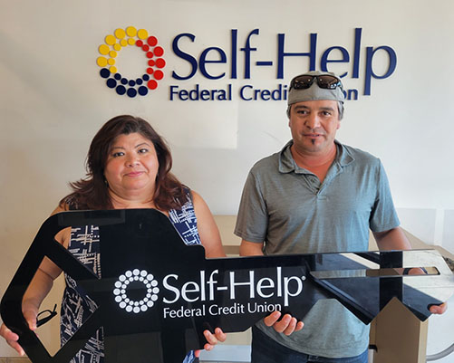 SelfHelpFedCU's tweet image. We know home is where the heart is &amp;amp; celebrate this year&apos;s new homebuyers!🌟
Martha &amp;amp; Gilmar thought owning their own home would be impossible, but they never lost hope. Now they have accheived the American dream! 🏡❤️
#HomeForTheHolidays #NewHome #DreamBig #Ownership4All