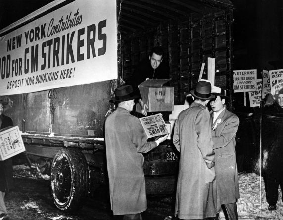 Solidarity, collective care, and mutual aid are foundational to unionism. Across the country, across time, union members make sure all members on strike have food and toys for their families. 📸 Union members in Detroit & NYC 1945, via @reutherlibrary #SolidaritySeason