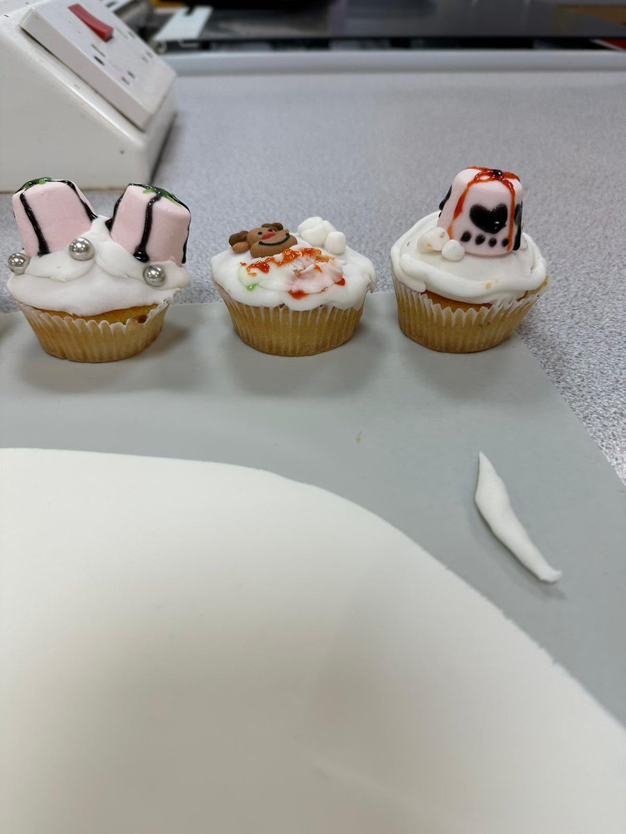 StRochsNurture's tweet photo. Some festive cake decorating today in the Romero Room! 🧁 We hope that all of the families in the local community have a joyous winter break! 🫶🏽 https://t.co/b1OnjhaEV5