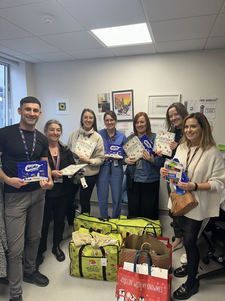 So wonderful to receive a thoughtful donation from the Pharmacy Department of @stjamesdublin helping us provide some Christmas gifts for all our Inclusion Health Inpatients.