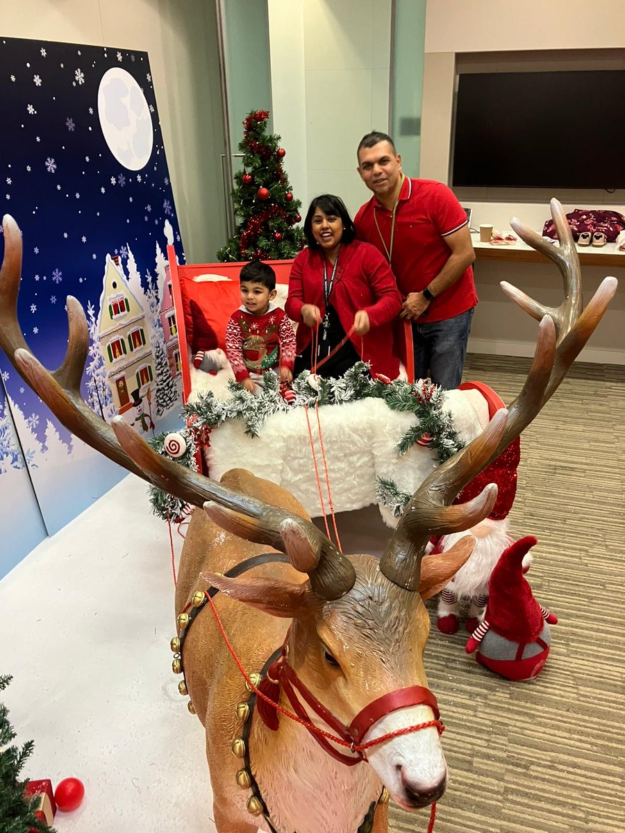 DeloitteUK's tweet photo. Our Working Families Network is brilliant at delivering events throughout the year, but today the gauntlet was well and truly thrown down as they hosted the incredibly popular Deloitte Children’s Christmas Party!! 🥳🎉 https://t.co/lAFCjwbg84