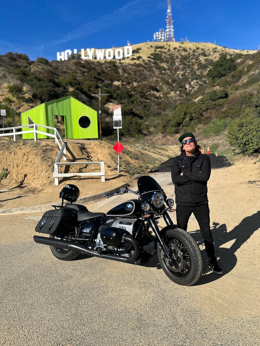 Well over a decade and a half now I’ve been ripping around these streets. Some dreams come true, some don’t... but never stop dreaming. 🤩🔛🔝

#BMWR18Partner #BMWMotorradUSA #SoulFuel #LosAngeles #Hollywood #WhatsYourDream @BMWMotorradUSA