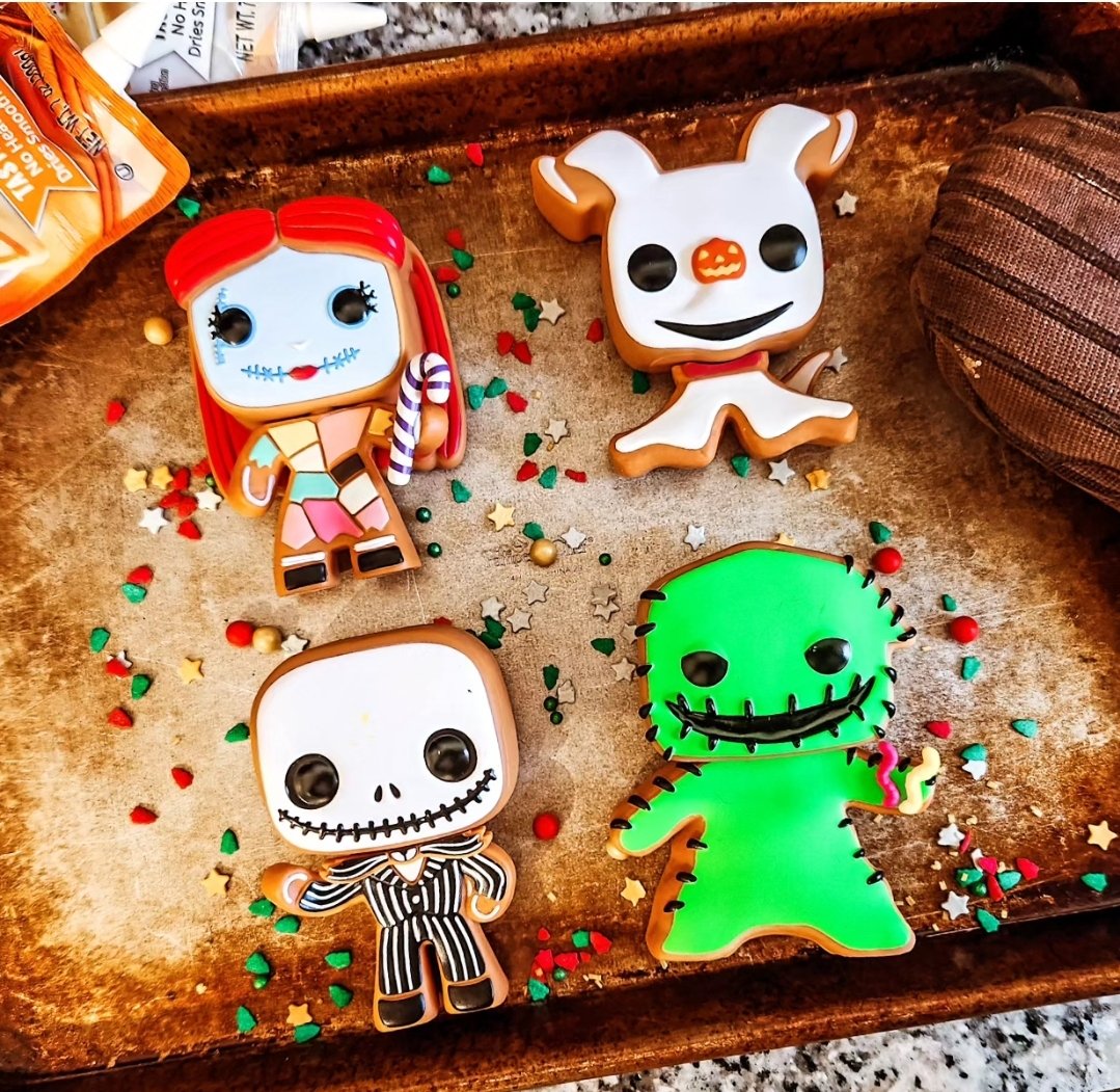 hali02's tweet photo. Baking Christmas 🎄🍪 - Day 4 of @funko #FunkoPhotoADayChallenge 
#nightmarebeforechristmas #ChristmasCookies https://t.co/z92rA9mF14