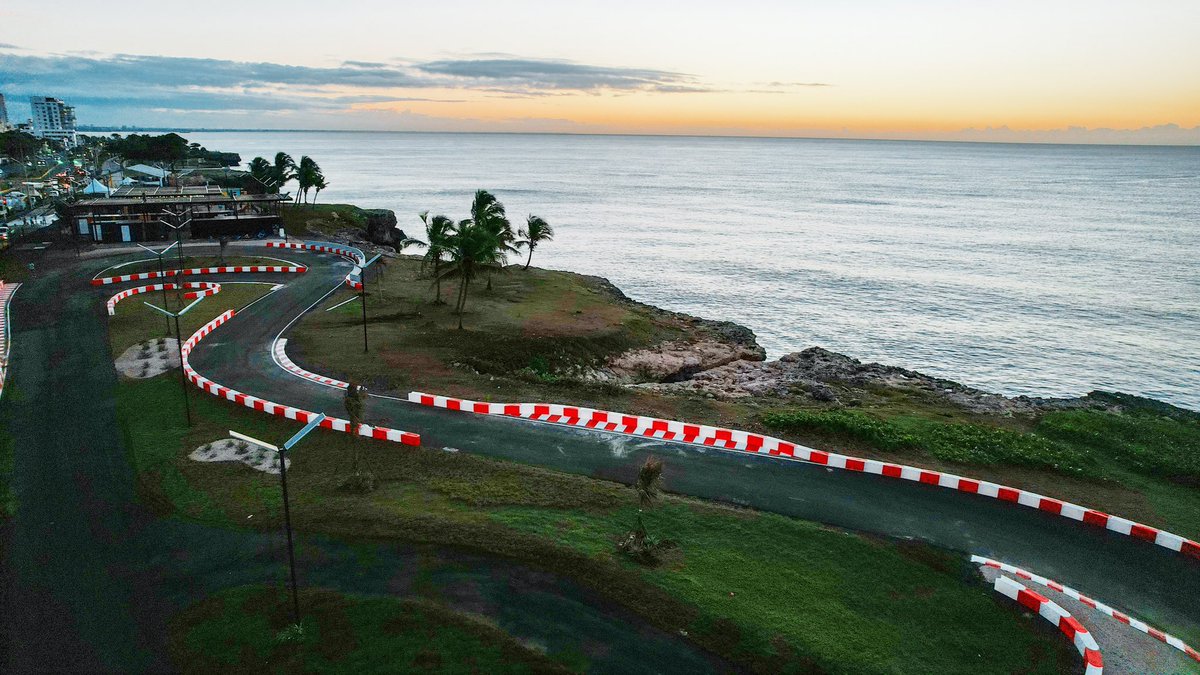 pedalafondonet's tweet image. Como amante de la #Velocidad y #DeporteMotor Quiero dar las Gracias al @AlcaldiaDN y @CarolinaMejiaG Por devolver este espacio.  una moderna pista de karting perfectamente Iluminada y  segura con Barreras #tecpro "Asi mismo, Las mismas que vemos en circuitos mundialistas y #F1