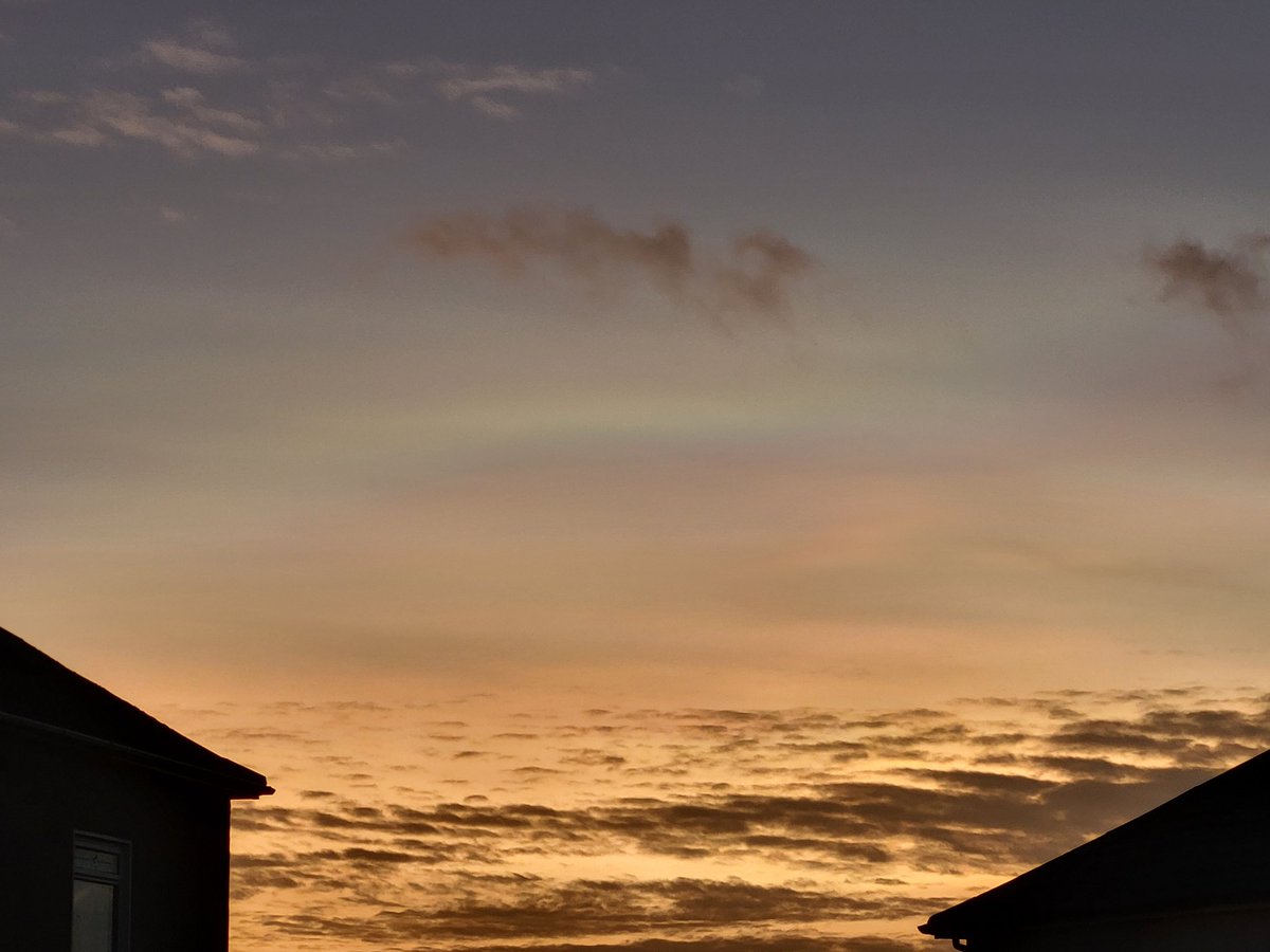 Rainbow clouds on the winter solstice? Oh yes please! 
#Solstice
#ShortestDay #OutOfTheDarkness

(Yes I did get over excited and think it was Aurora Borealis)