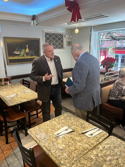 President Tom Quackenbush, Secretary Treasurer Chuck Greenfield, and Business Agent Stan Koniszewski met with U.S. Senate Majority Leader Chuck Schumer of New York this morning for discussions. A few topics discussed were Senator Murphy’s DSP Oversight Letter to Amazon CEO Andy…