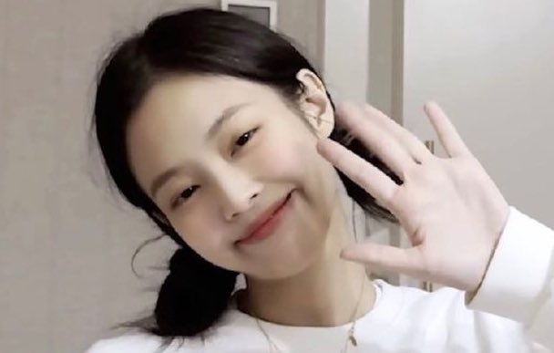 jenniethinker's tweet photo. ‧₊˚ ☁️⋅♡𓂃 ࣪ ִֶָ☾. https://t.co/MQPcJ1h8pv