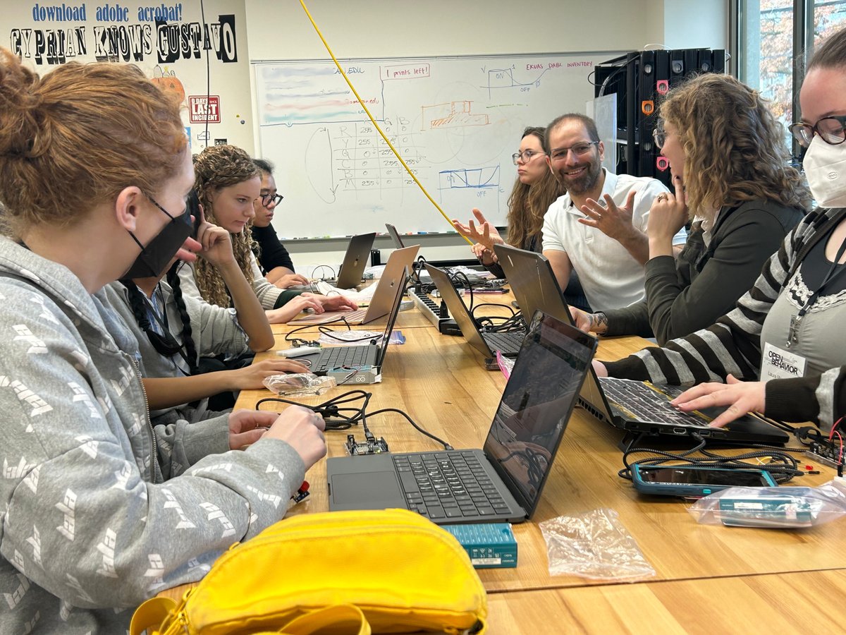 Its been a good year for our project and the #opensource community. We wanted to end the year with post about the workshop on open-source methods that we hosted prior to #SfN23. You can read about it at the link below and other news in this🧵

edspace.american.edu/openbehavior/2…