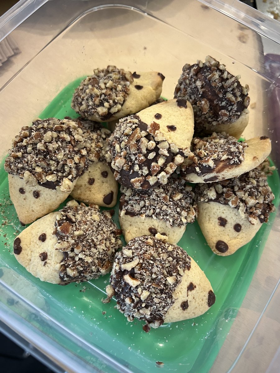 A couple photos from some of our festive social events in the studio this month - Christmas crafting and a charity bake sale made up of tasty homemade cakes! 🎄