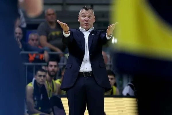 🔥TRANSFER - Sarunas Jasikevicius: 'Yönetimden bu konuyla ilgili görüşümü aldılar. Ben de cevap vermek için biraz daha zaman geçmesi gerektiğini söyledim. Bir hafta içerisinde transfere ihtiyaç olup olmadığına dair bir karar veremem.”