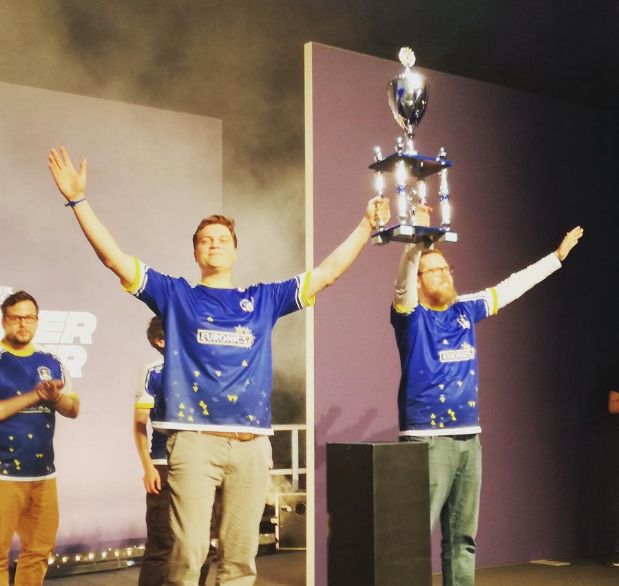 der_felix_s's tweet image. Unsere Gewinner des 2v2v2v2 Turniers, @noway4u_sir und @Broeki2