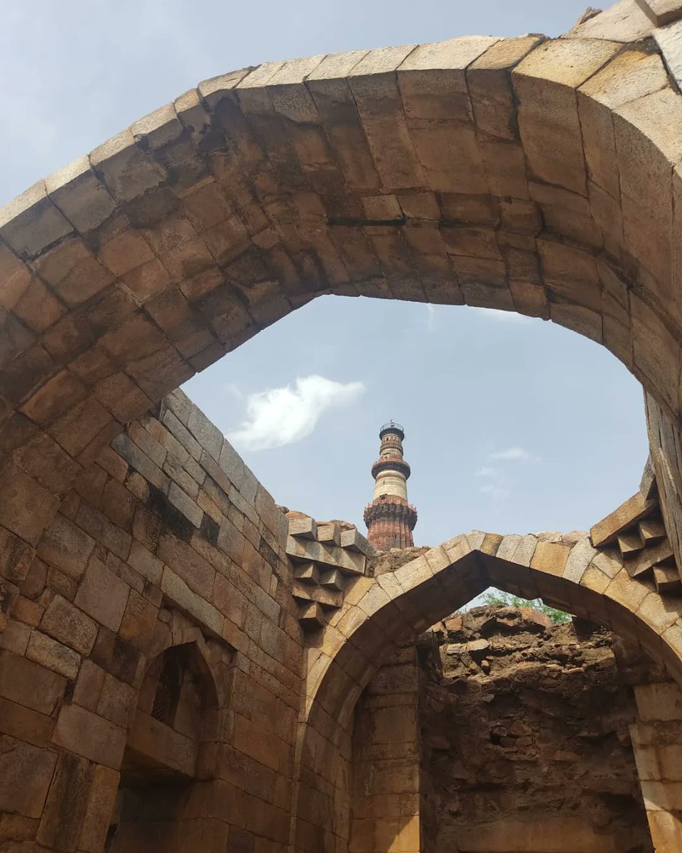 _elysian32's tweet image. 📍 Delhi

दिल्ली आना तो मुझ तक ज़रूर आना,
समेटे हैं अनेक इतिहास के पन्ने!