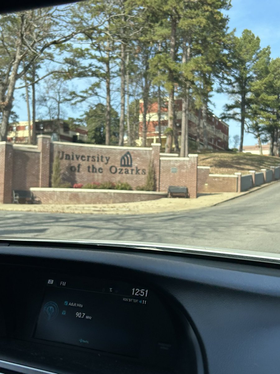 BraydenCrouch51's tweet photo. Had a great time @UofOAthletics! Thank you to these Awesome coaches and the staff for making this visit great! @CoachVBarber @Parker_Howell @PFL_Sports #Eagleup #HardWorkPaysOff https://t.co/DHhEJzVj3o