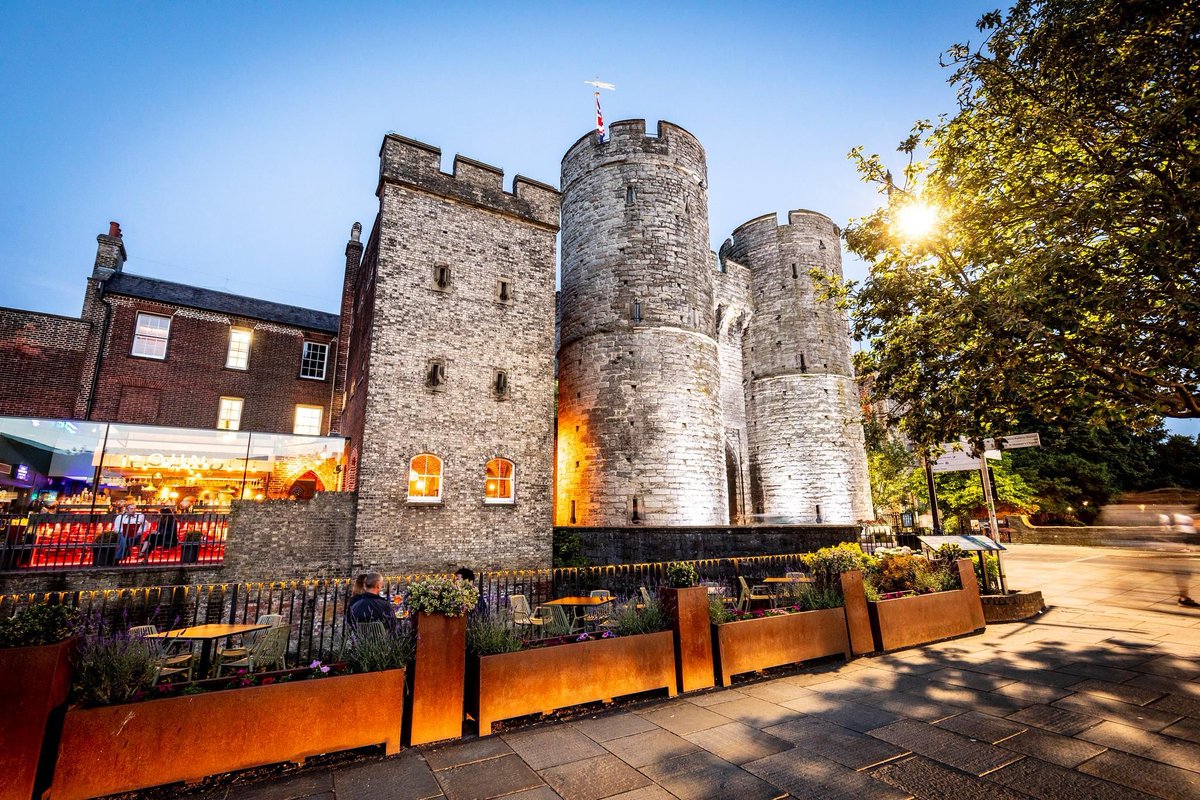 Need inspiration for nights out in the city? Take a look at Visit Canterbury's blogs for top tips on where to find great cocktails, cosy pubs, and great foodie spots! The team is always happy for suggestions of more blog content so get in touch buff.ly/41ucZhT
