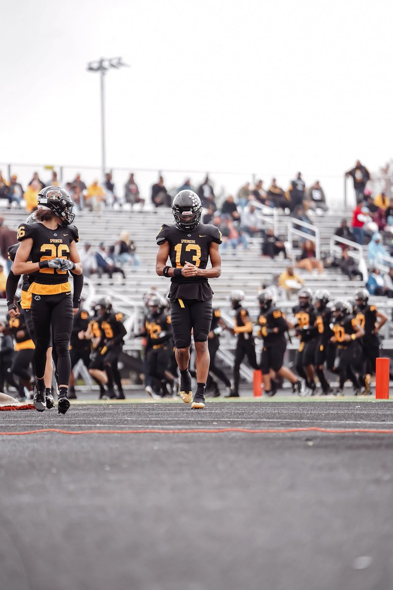 YooTreyyy's tweet photo. Senior year highlights 

https://t.co/KVfk2PLlzq https://t.co/YeRi01faQ8