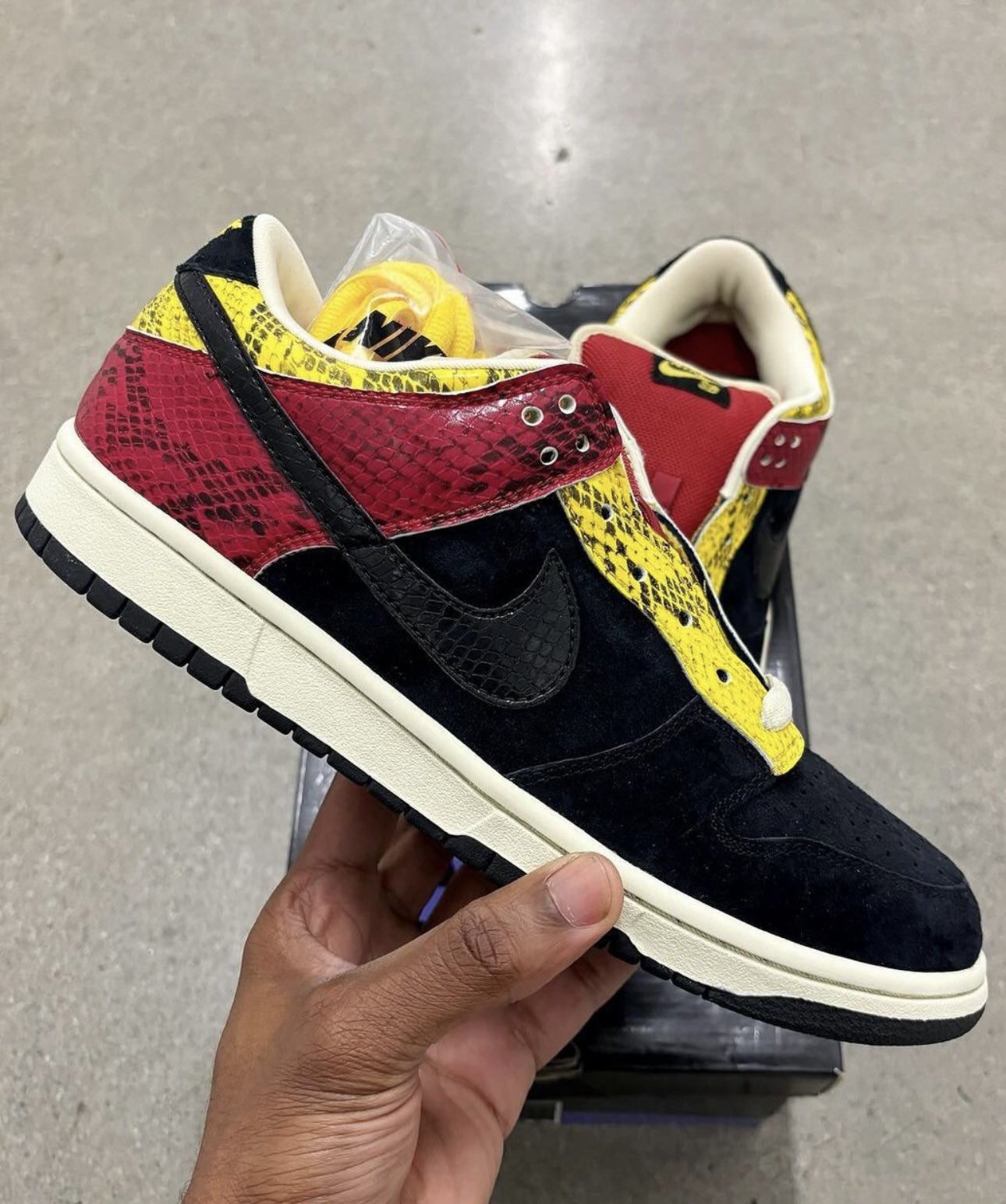 Nice Kicks on X Nike SB Dunk Low PRM Coral 2007 https t P4OnemesRY X