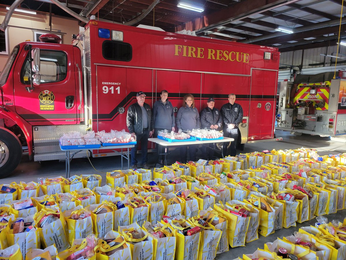 Joyce's meats and deli donate 120 lbs of hamburger, to feed families this Christmas. Amazing support. <a href="/Greater_Napanee/">Greater Napanee</a> <a href="/NapaneeBeaver/">The Napanee Beaver</a>  <a href="/NapaneeFire/">Greater Napanee Fire Services</a> <a href="/CdnFireChiefs/">CAFC/ACCP</a>