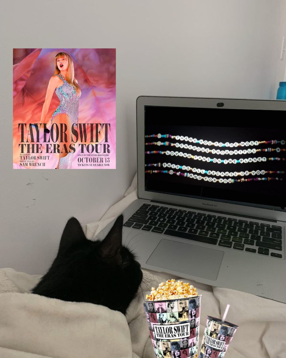 tayswiftmex_2's tweet photo. Lxs swifties cuando nos preguntan por nuestros planes para el fin de semana: 
#TSTheErasTourAtHome https://t.co/9bwkySfIoz