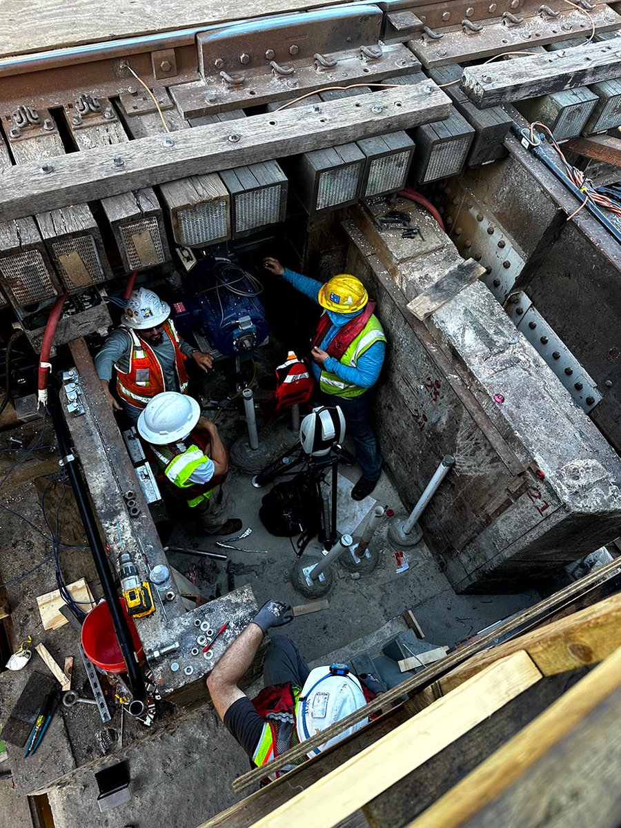 InPlaceMachine's tweet image. Check out how In-Place Machining Company completed trunnion rehab &amp;amp; rack installation for the St. Lucie River Bridge through expert project planning! 

Read the full story: ➡️ bit.ly/St-Lucie-River…

#FieldMachining #BridgeRepair