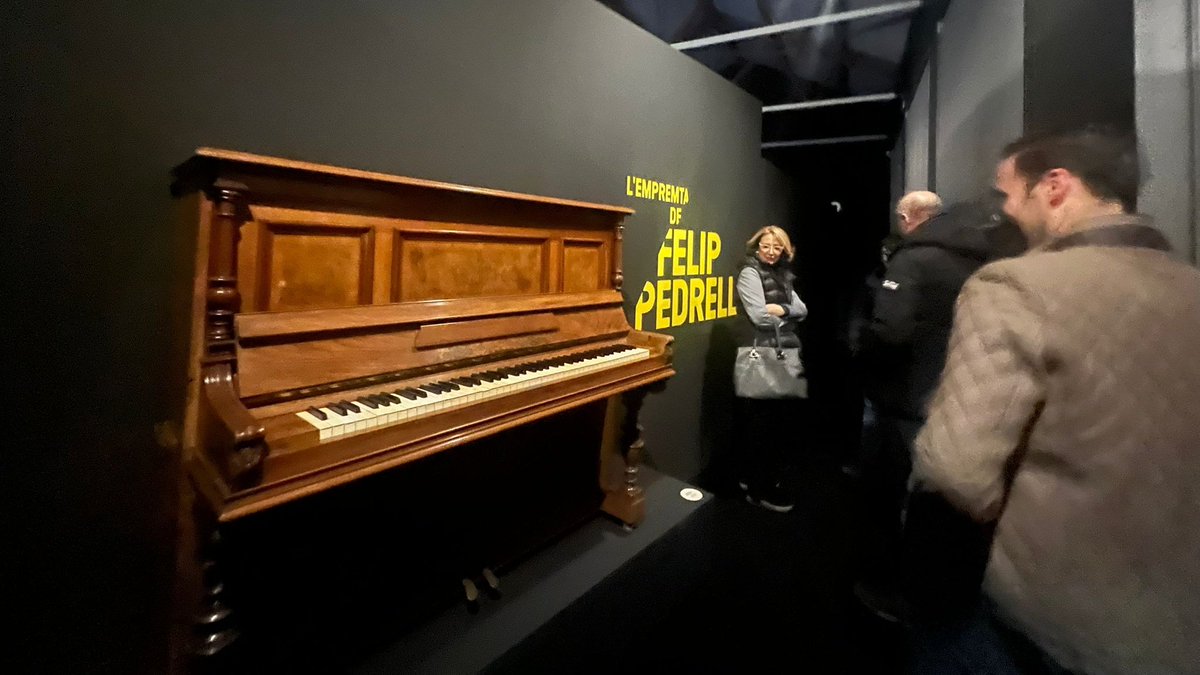 OscarOlogaray's tweet photo. Arriba a #Tortosa l'exposició 'L'Empremta de Felip Pedrell', que es podrà visitar al @MuseudeTortosa fins el 31 de març. La tasca de difusió del compositor tortosí duta a terme els darrers anys, i en especial l'any passat (#AnyPedrell), segueix donant els seus fruits. Visiteu-la! https://t.co/LaQiKXNor7