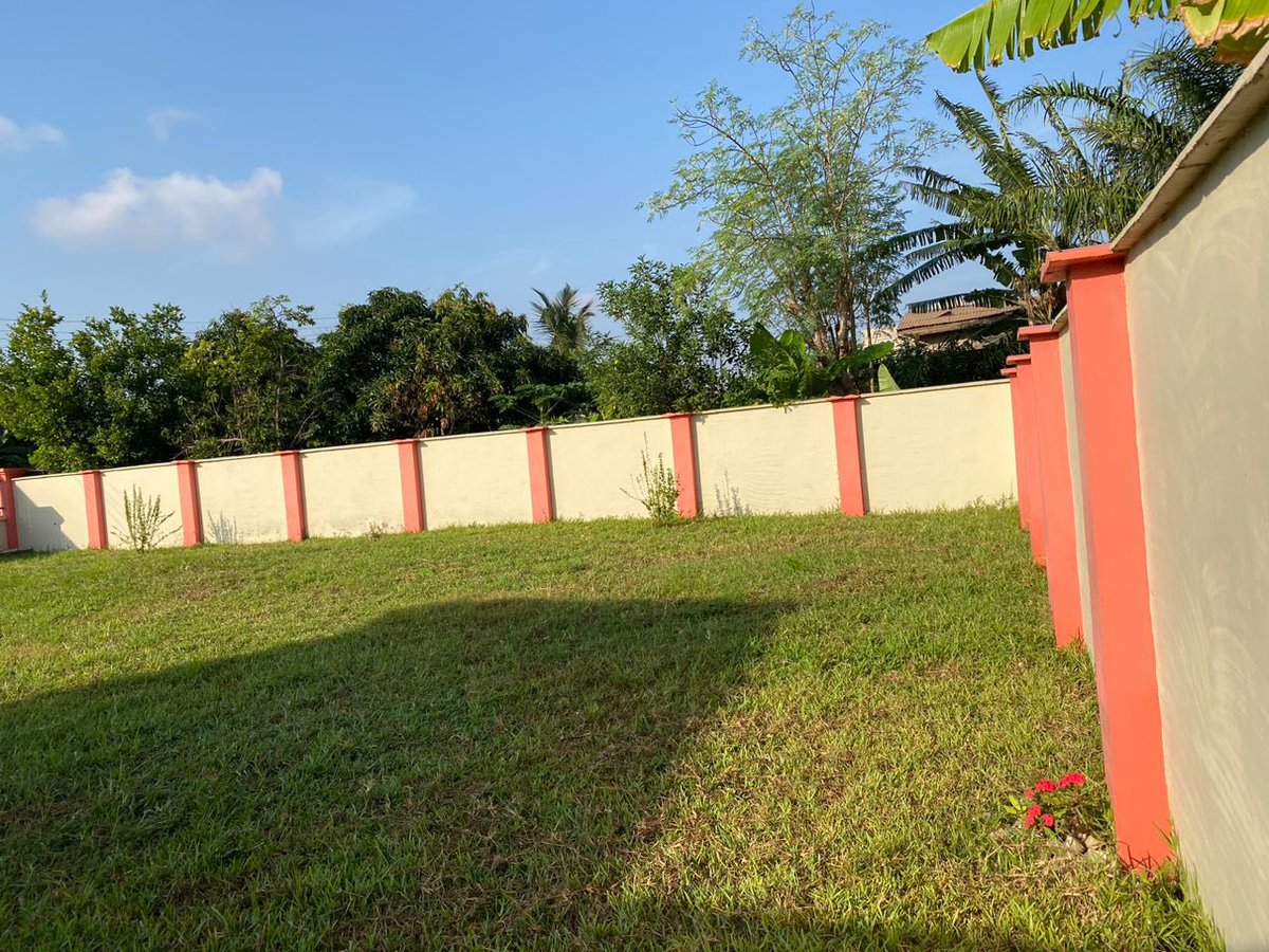 *SERVICED LAND FOR SALE* LAND SIZE - 80 x 70 DOCUMENT: TITLED Price - GHS450,000 *(Negotiable)* LOCATION: NEW LEGON Ref: VP Call/Whatsap: 0240994061