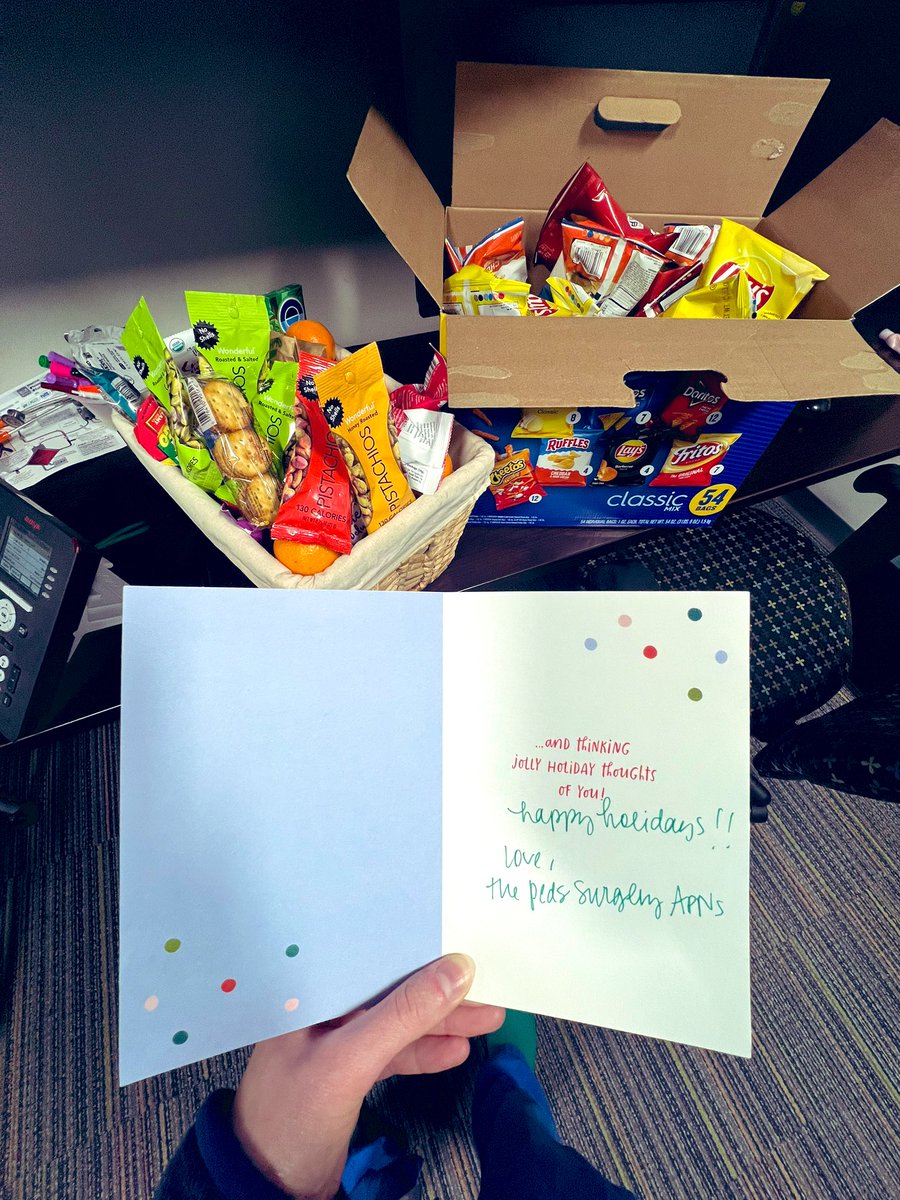 Cannot do what we do for the kiddos <a href="/STLChildrens/">STLChildrensHospital</a> without our incredible @WashUPedSurg  APN team! Big thanks to the secret elves for keeping us fed  🎅🏼🎄@WashUSurgRes