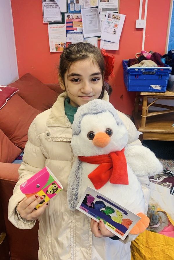 AidBoxCommunity's tweet image. HOLIDAY CLOSURE ❣️Free Shop &amp;amp; Hub closed from 25th DEC - 1st JAN
👉RE-OPENS Tues 2nd JAN ✨

This little girl and her parents were so happy they found presents 🎁 Thanks to all community efforts &amp;amp; donations over the festive season 💞