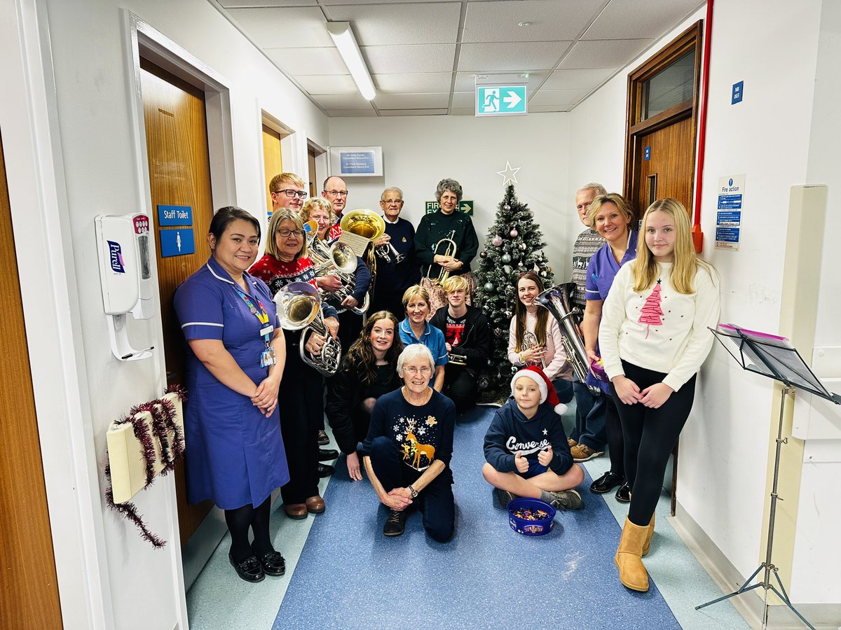 Boys brigade of Eastleigh visiting our Neuro patients.
UHS neuro tradition is back
<a href="/CentreWessex/">Wessex Neurological Centre</a> <a href="/sarah_halcrow/">Sarah Halcrow</a> <a href="/DaveGriffiths68/">Dave Griffiths</a> <a href="/lesley_foulkes/">Lesley Foulkes</a> @RebeccaLTagg <a href="/NatashaWattsn3/">Natasha watts</a> <a href="/EdTeamNeuro/">Neuro Education Team</a> <a href="/UHSFT/">University Hospital Southampton 💙</a>