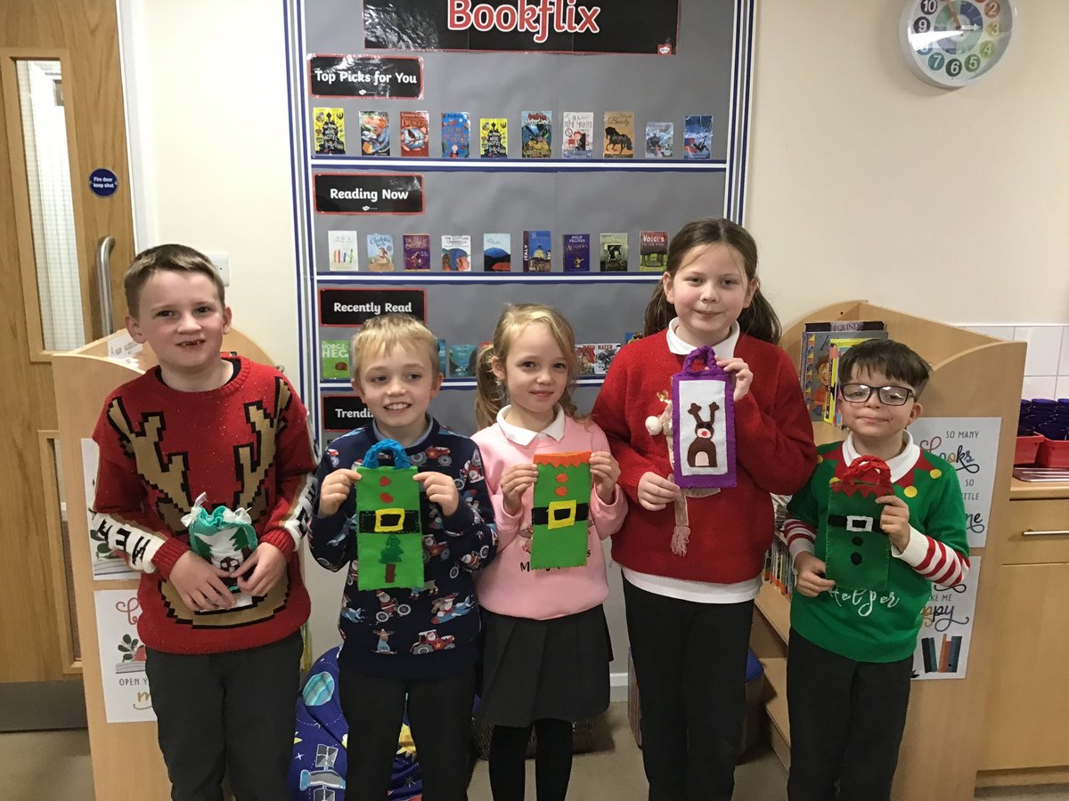 HolmeValleySch's tweet image. Y4 - Mrs Porter
Christmas jumper day ✅
Christmas bags ✅
Great sewing everyone ✨
#DesignTechnology #FestiveFun