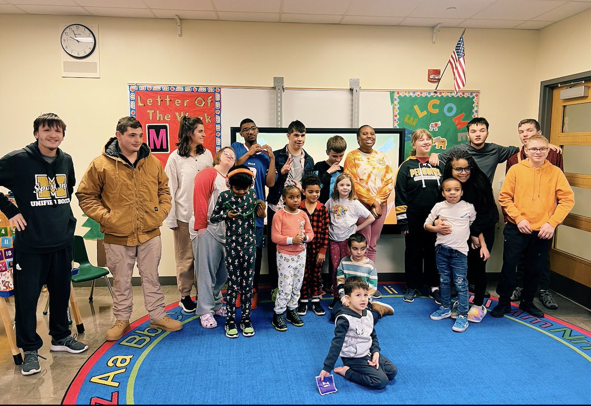 Thank you to our friends at <a href="/hilltopspartan/">Montour High School</a> for welcoming us to decorate holiday cookies together! We had so much fun! 🎄 #MontourProud