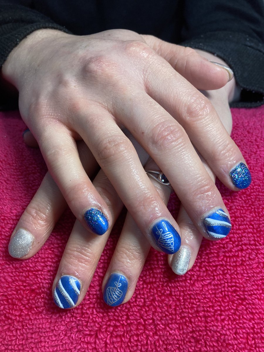 Blue and Silver Christmas Nails! 💙🩶🩵
.
.
#GNails #Blue #Silver #BlueAndSilver #Lines #Glitter #Stripes #Stamp #NailStamping #NailArt #Christmas #ChristmasNails #LastClientOfTheYear #Christmas2023 #DeckTheHalls #Falkirk #NailsOfFalkirk #Bainsford #GNiche