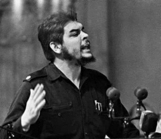 عزيزتي حواء كلما أزددت عنادًا

زاد الرجل تعلقًا بصديقتك 

التي تهدي النفوس ..!