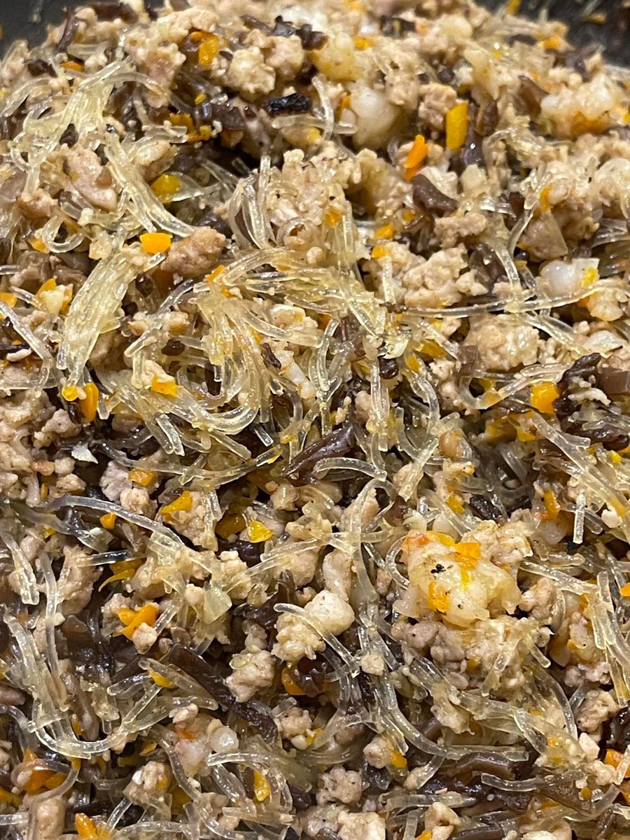 Working hard behind the scenes to share with you all, our #Vietnamese family recipes - last week we made some Pork RicePaper Rolls, and here now is the Vegan 🌱 option!