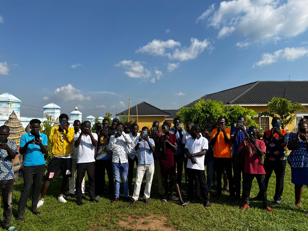 BIT_InstituteUg's tweet image. 2nd Phase: ICT &amp;amp; Multimedia training for Youth as it happened in the districts of Gulu, Lira, &amp;amp; Omoro.  

The training&apos;s focus is imparting practical skills in digital content production using readily available devices such as mobile phones. 

@UCC_Official
#DigitalTransformation